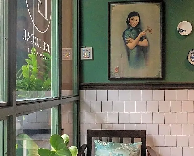 Live Local Cafe And 420 Cannabis Friendly فندق بانكوك