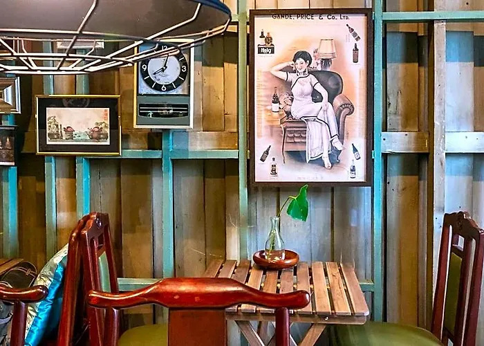 Live Local Cafe And 420 Cannabis Friendly فندق *